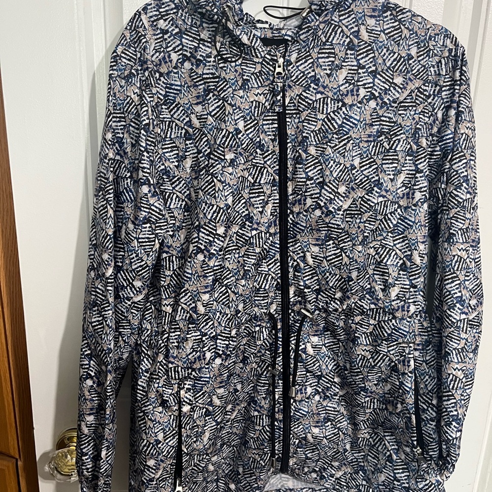 Patterned‎ Blue and White Jacket